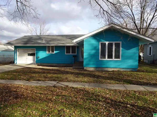 130 N 2nd Ave W, Hartley, IA 51346