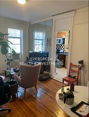 Rented by Evergreen Realty & Investments | media 19