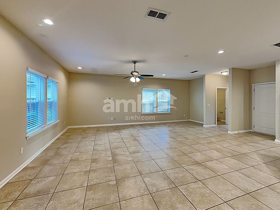 5th image of 332 Silver Glen Ave