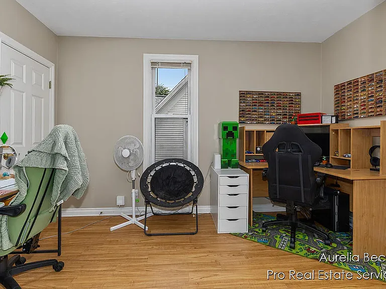 2nd Bedroom
