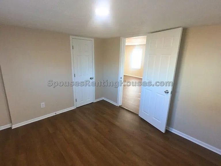 909 S Lebanon St — Photo 5