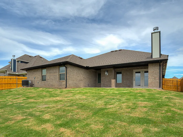 3241 Mangrove Dr — Photo 8