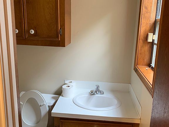 5th image of 1011 Garden Dr