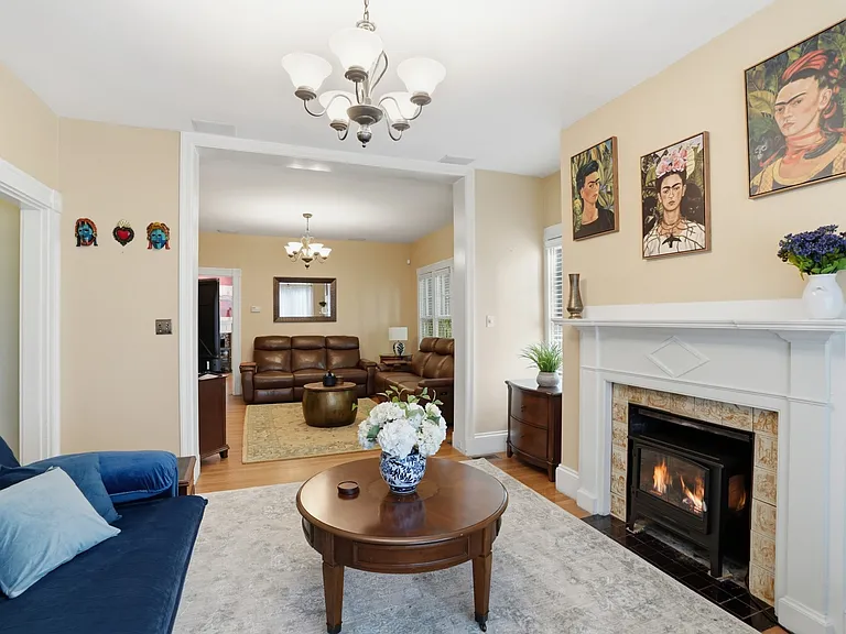 28 Alumni Ave — Photo 45