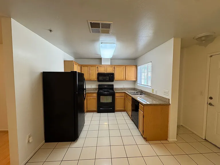 600 Hosking Ave #48 — Photo 4