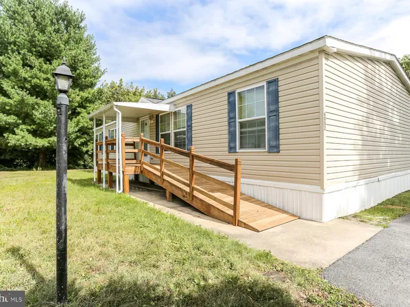 6002 Hummingbird Dr, Mechanicsburg, PA 17050