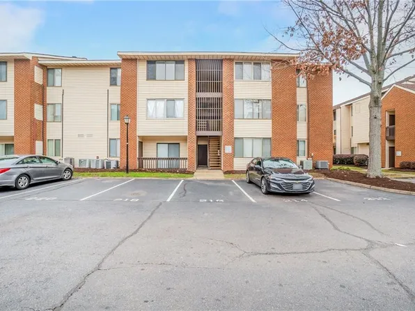 220 Pacific Dr #2, Hampton, VA 23666