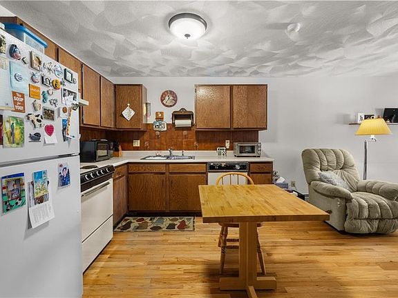4th image of 569 Smithfield Rd APT 24
