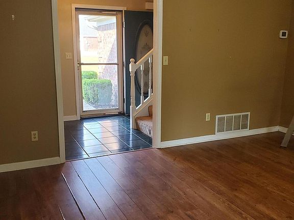 5th image of 106 Leslie Dr