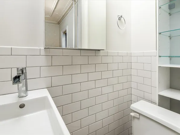 238 Lafayette Avenue image 8 of 21