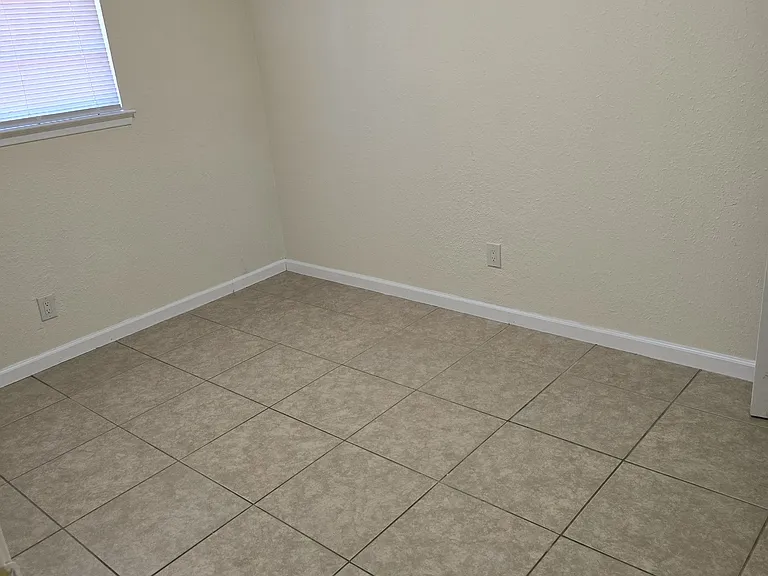 617 Maple St #2 — Photo 7