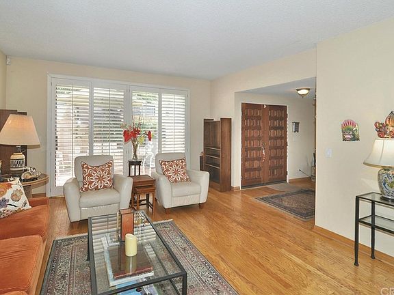 5th image of 17150 Burbank Blvd Unit 36