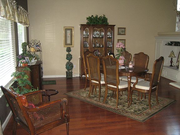 4th image of 2837 E Emerald Ave