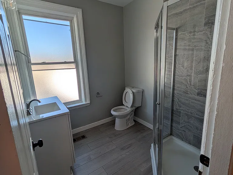 430 2nd St #1 — Photo 3