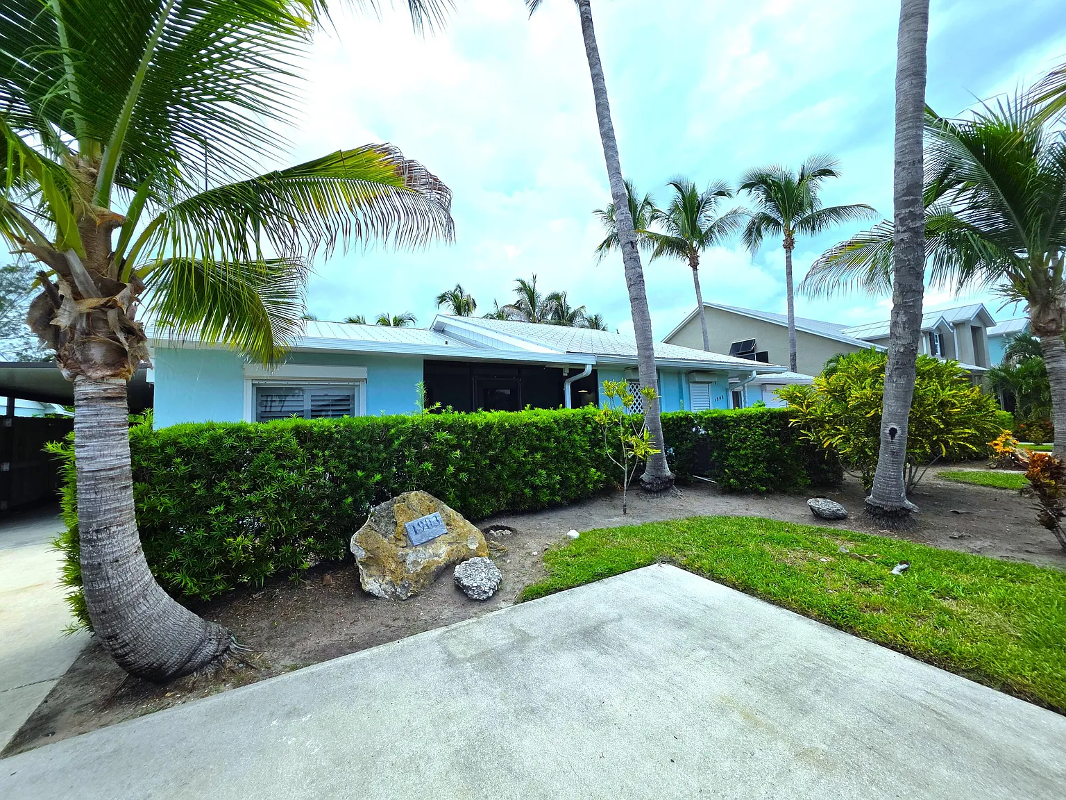 2 bed, 2.0 bath, 1728 sqft, $2,900 — Photo 1