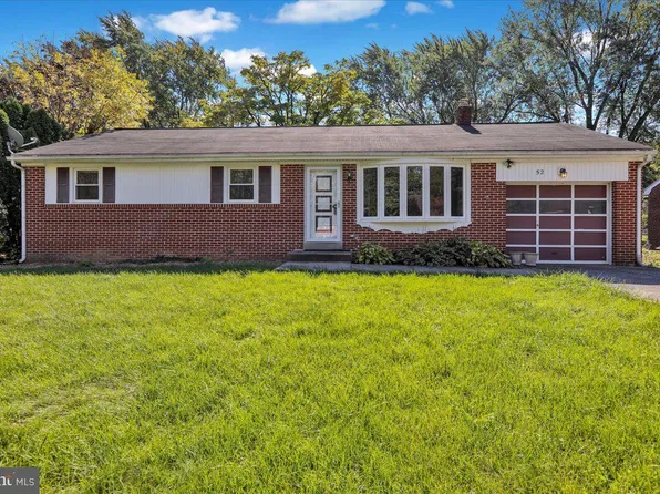 52 Hampton Ln, Lancaster, PA 17601