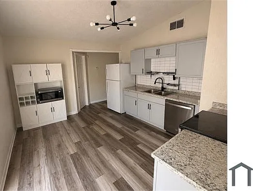 6215 Valley Pawn — Photo 4