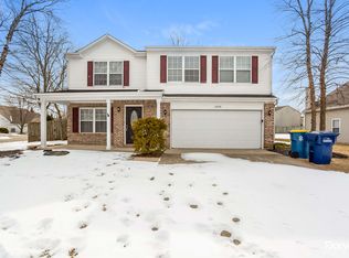 10009 Weeping Cherry Dr, Fishers, IN 46038