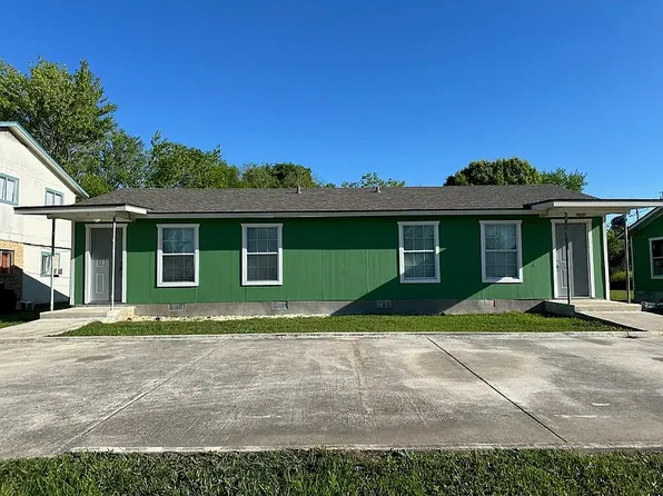 1142 Magnolia St, Seguin, TX 78155