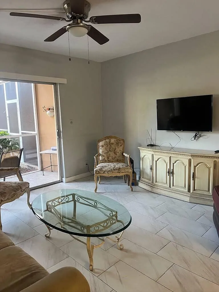 1 bed, 1.0 bath, 660 sqft, $1,950 — Photo 1