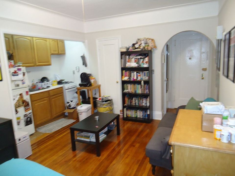 1st image of 32-16 Crescent St #1G