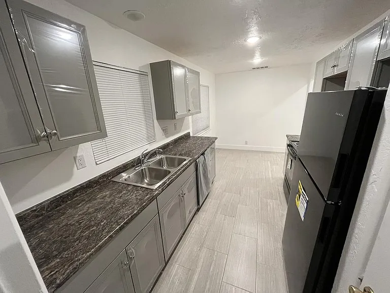 5648 E Ashlan Ave — Photo 4