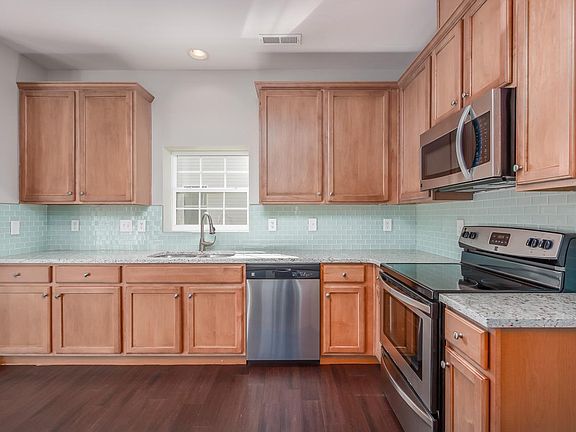 2nd image of 5004 Miller Dr