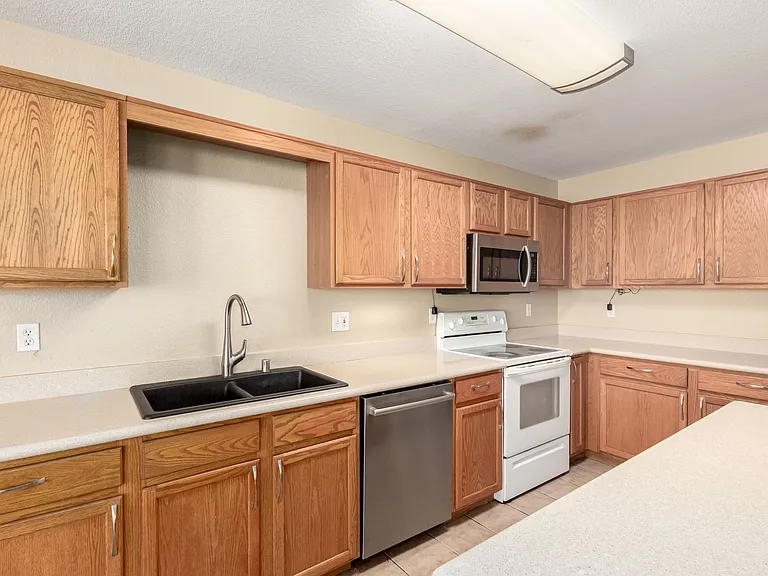 1310 E Beth Dr — Photo 16