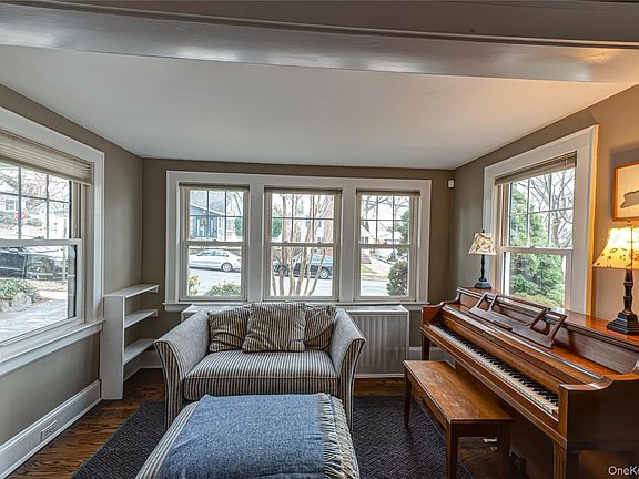 4th image of 75 Bar Beach Road