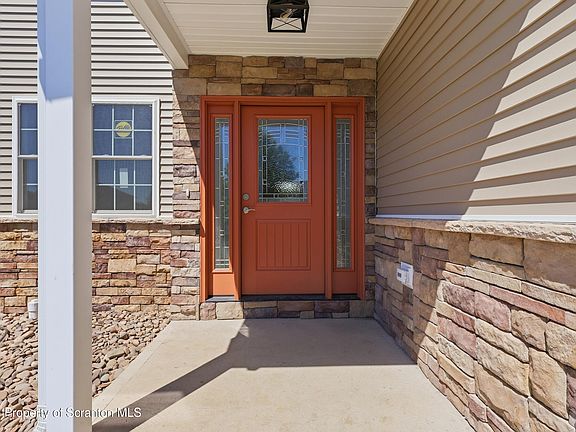 2nd image of 517 Poppy Ln
