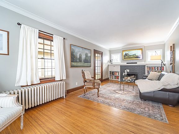 3rd image of 187 Chestnut Hill Dr