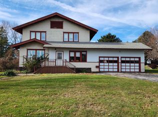 740 Tower Ave, Kellnersville, WI 54215