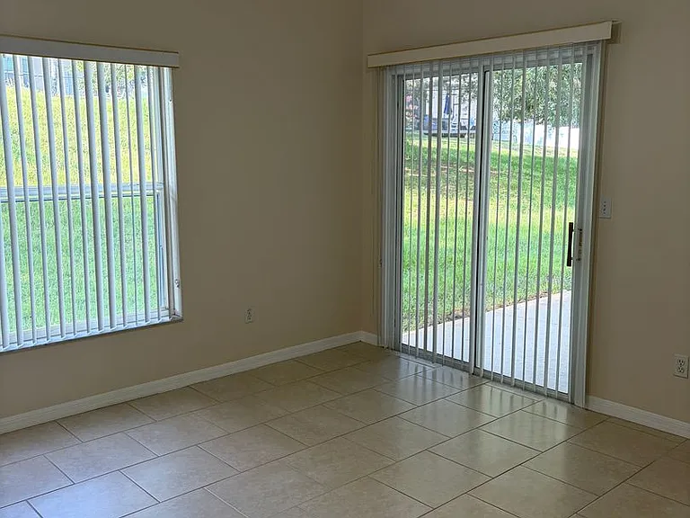 985 Scenic View Cir — Photo 6