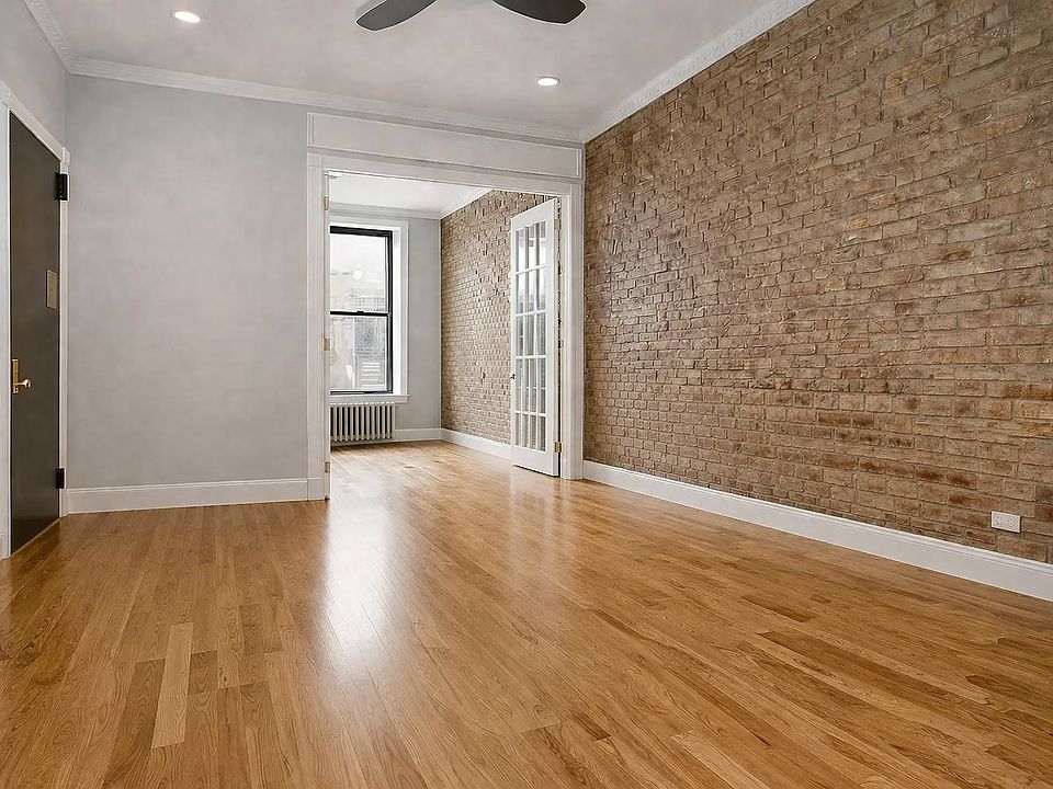 2nd image of 206 E 83rd St APT 1W