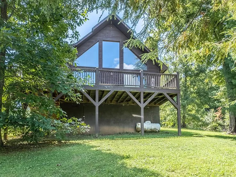 19 Ruby Rd — Photo 1