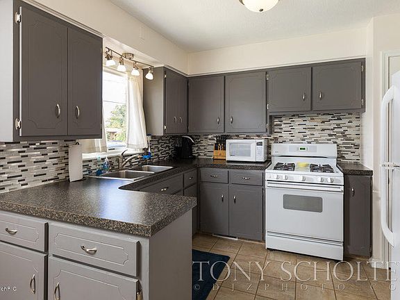 4th image of 3721 Navaho St SW
