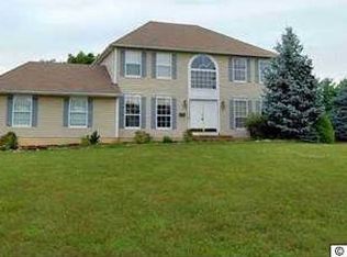 25 Tall Woods Dr, Manalapan, NJ 07726