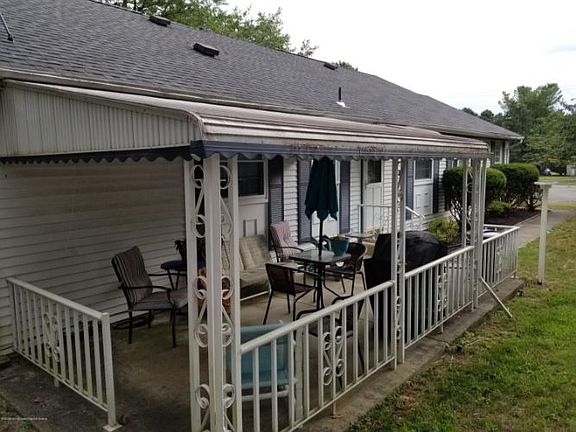 4th image of 3 Darien Ct #61