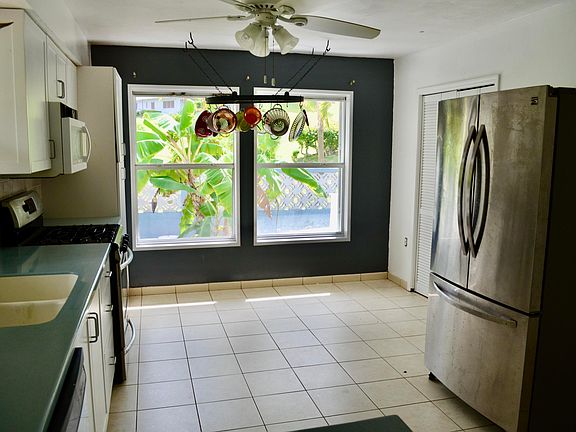 5th image of 217 Judiths Fancy Qu St