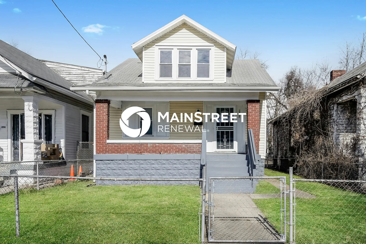 1821 W Lee St photo 1