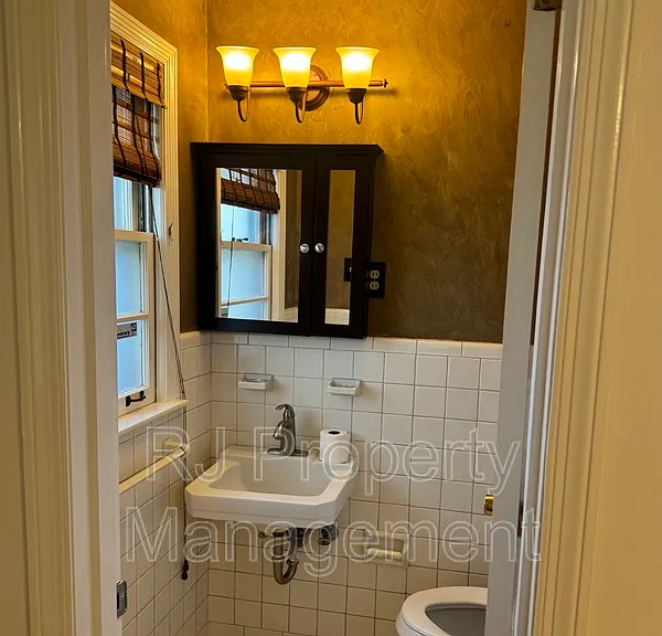 1619 Dorset Dr — Photo 8
