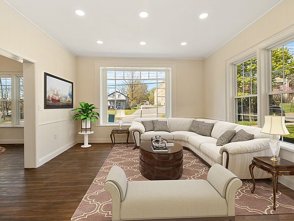2nd image of 104 Pleasant St #D