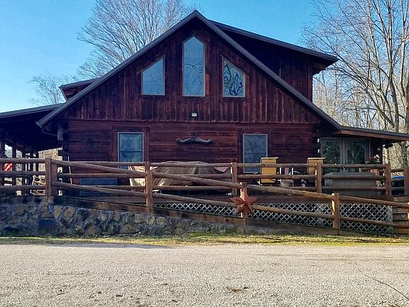 3rd image of 218 Meadowview Dr