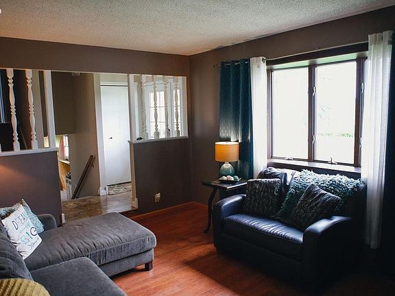 Living Room/Entry Way