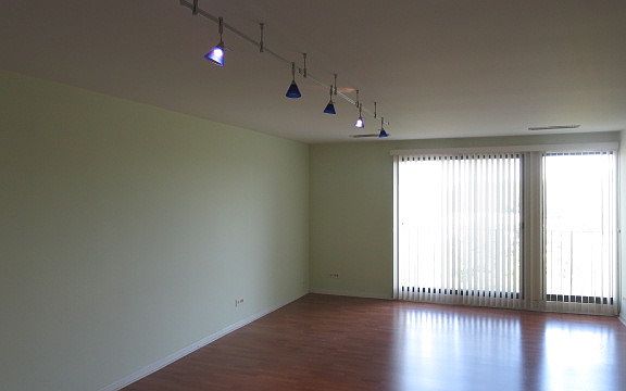 3rd image of 4601 W Touhy Ave APT 507