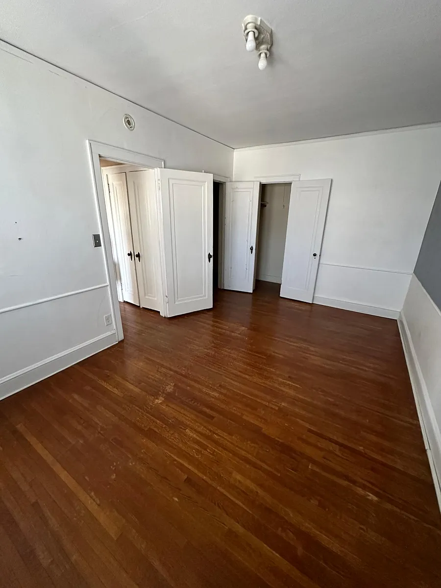 Building Photo - 576 Grand Ave #203