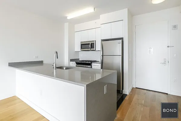 Rented by Bond New York | media 4