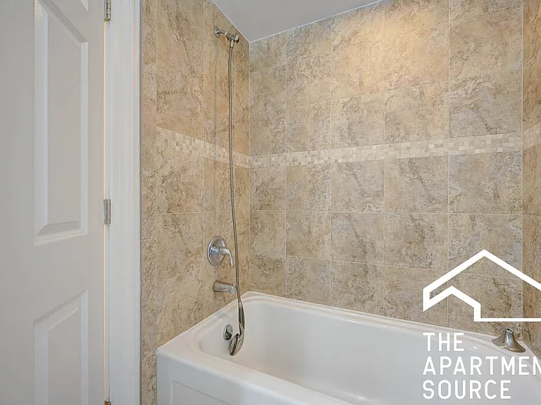 2834 N Albany Ave #G — Photo 8