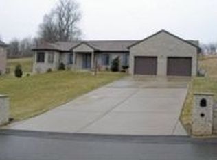 225 Arrowhead Ln, Eighty Four, PA