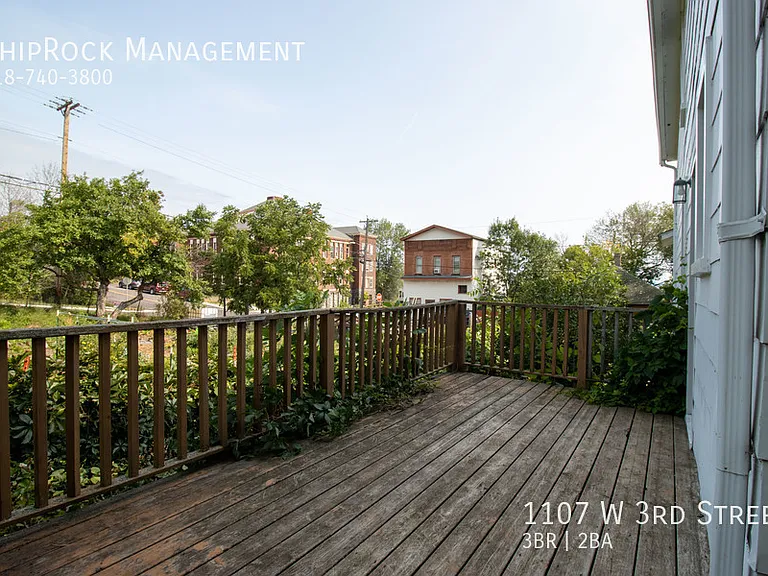 1107 W 3rd St — Photo 13